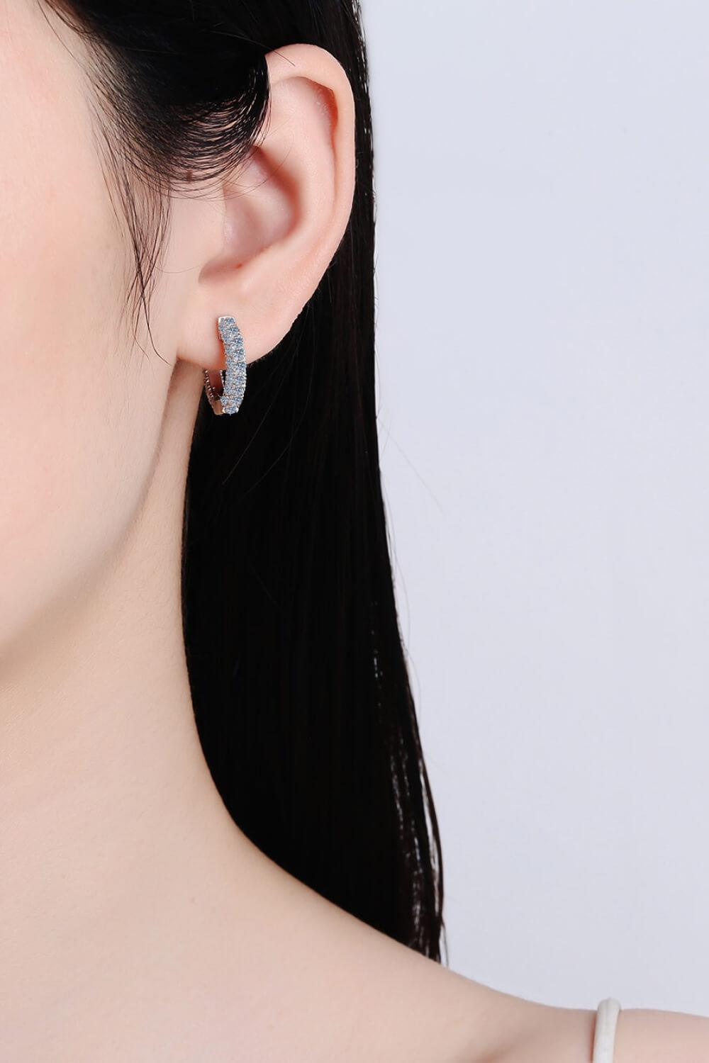925 Sterling Silver Moissanite Huggie Earrings - CADEAUME
