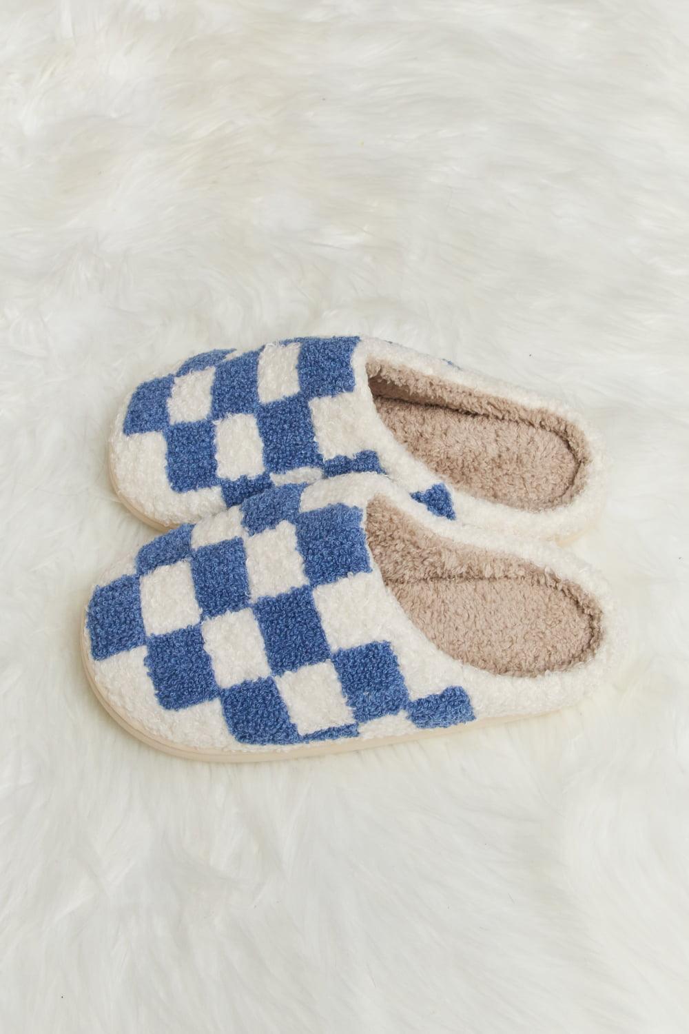 Melody Checkered Print Plush Slide Slippers - CADEAUME