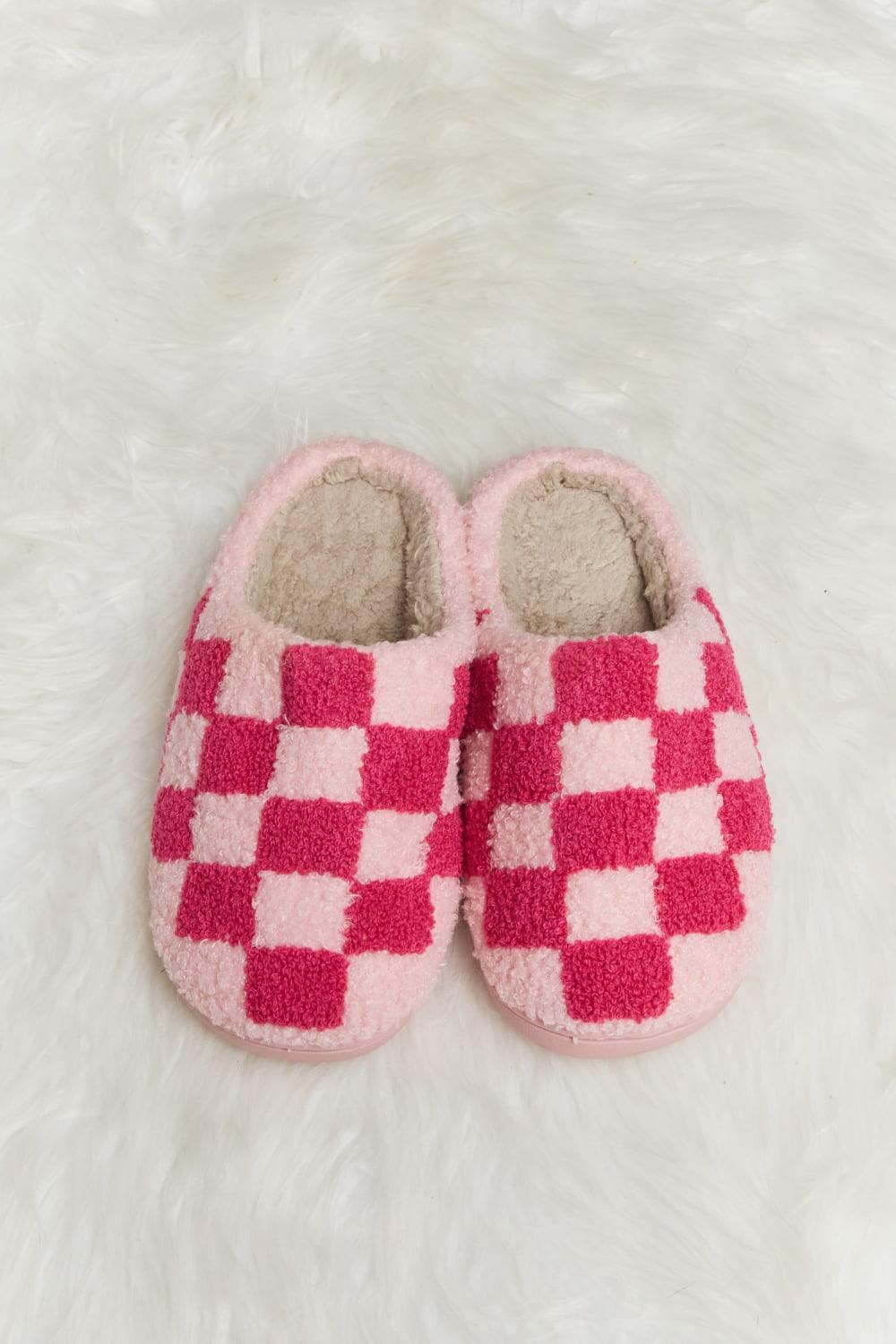 Melody Checkered Print Plush Slide Slippers - CADEAUME