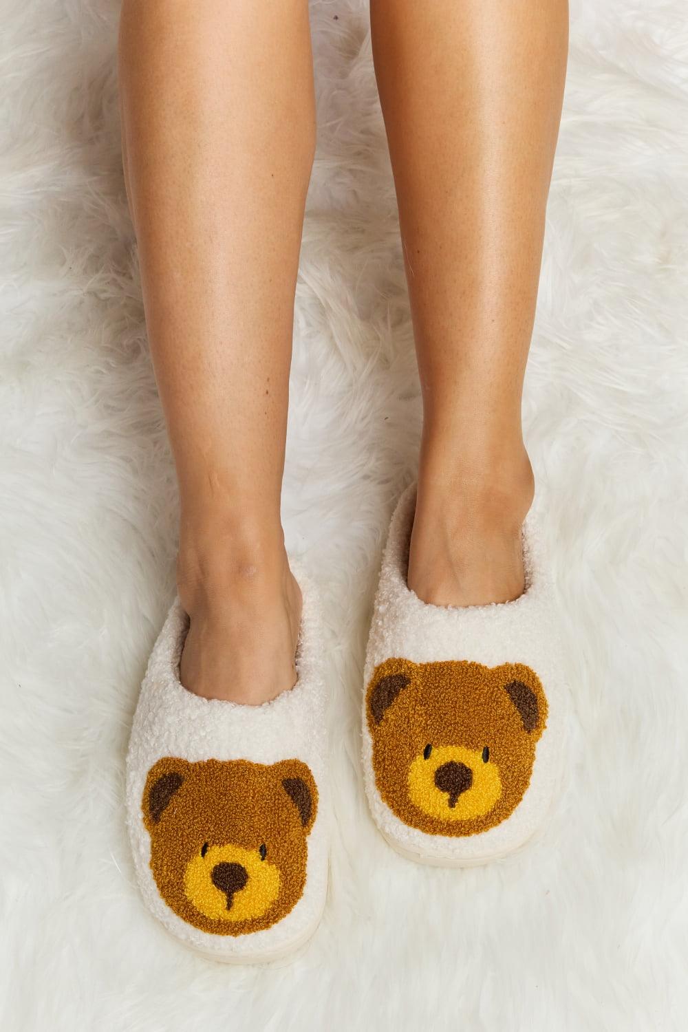 Melody Teddy Bear Print Plush Slide Slippers - CADEAUME